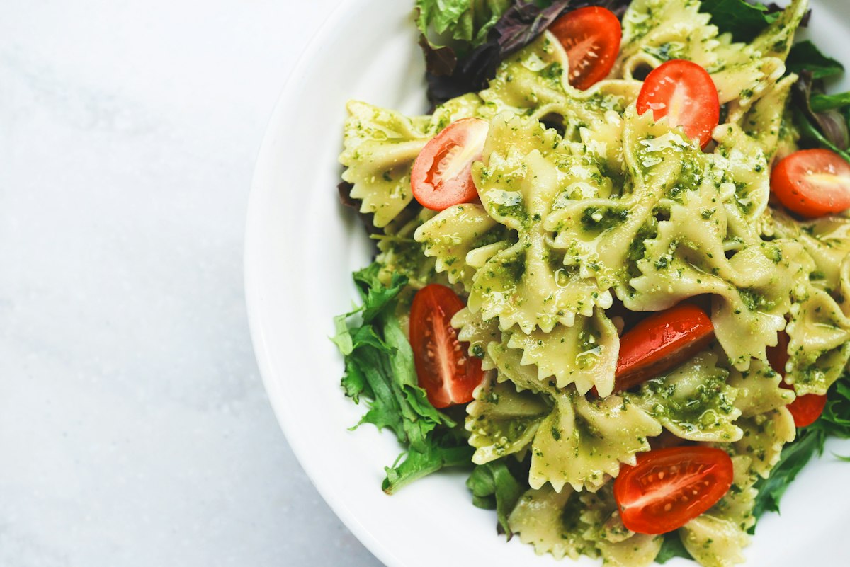 Massa com pesto e legumes